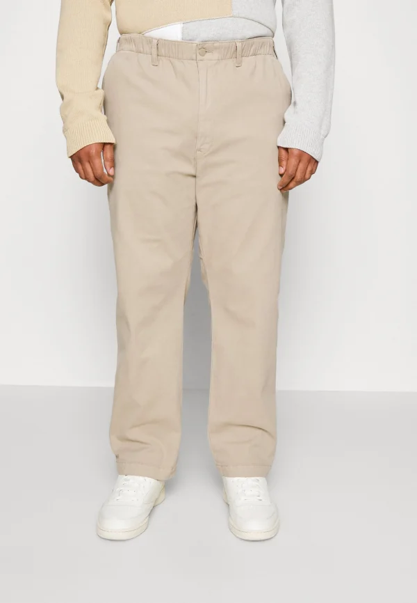 Levi’s® Plus Corduroy – Pantalon Classique – True Chino Shady design à la mode 1