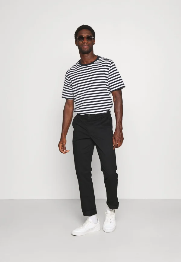 boutiqued pas cher GAP Essential Slim Fit – Chino – Black Moss 3